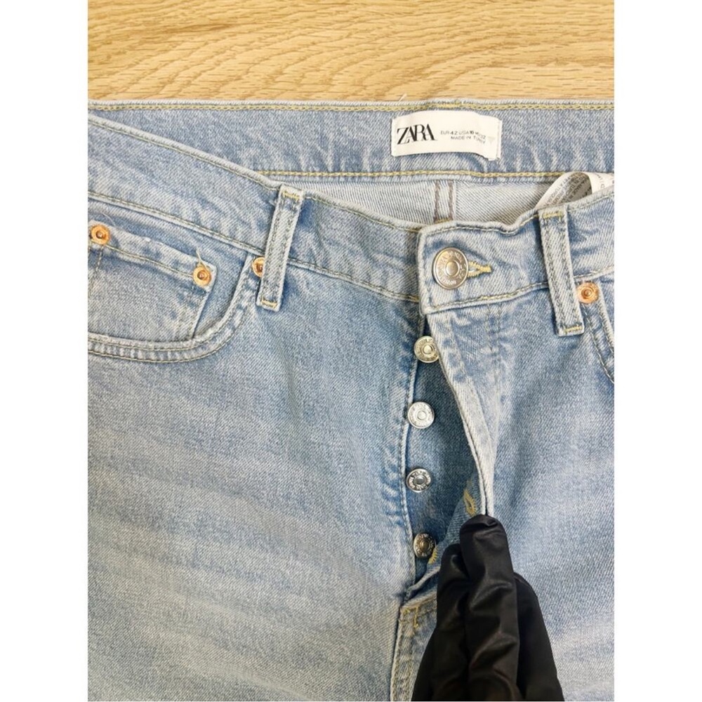 ZARA- High Rise Trumpet Ankle length Jeans in a Size 10 in Excellent Condition! - Picture 4 of 11